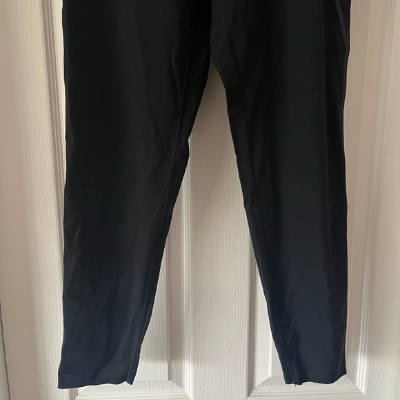 Offline by aerie Black Leggings with stitch detailing, size XL, 7/8 length - Picture 5 of 7